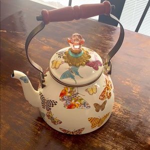 Collecting dust in my cupboard, need to down size!